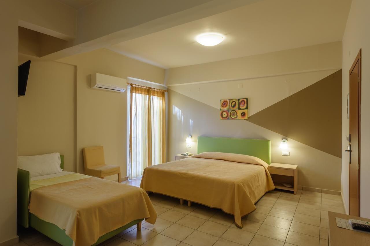 Park Hotel نافبليو المظهر الخارجي الصورة