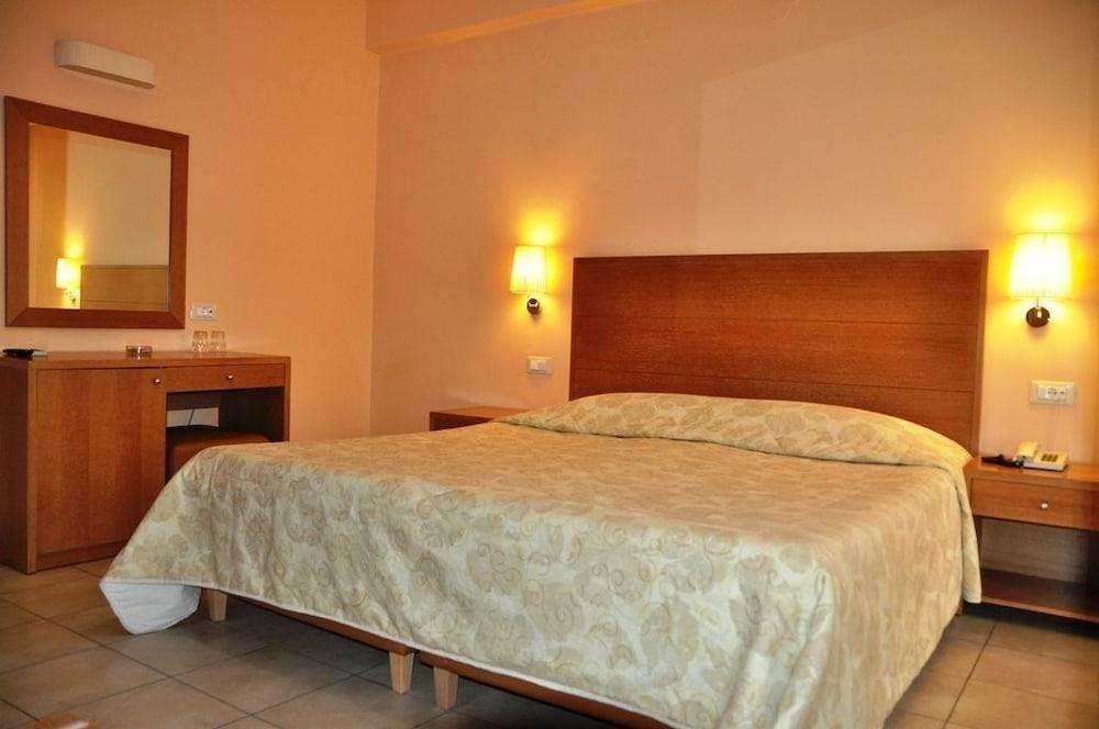 Park Hotel نافبليو المظهر الخارجي الصورة